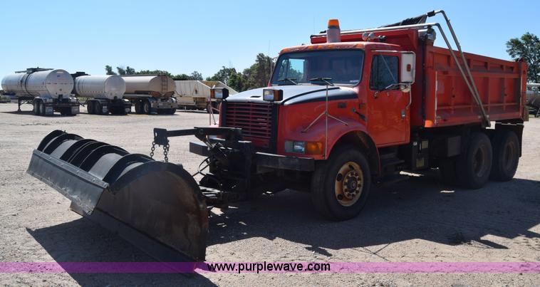 image for item CB9129 1997 International 4900 dump truck