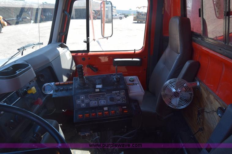 image for item CB9129 1997 International 4900 dump truck