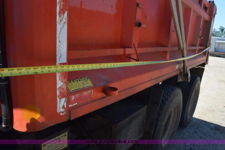 image for item CB9129 1997 International 4900 dump truck