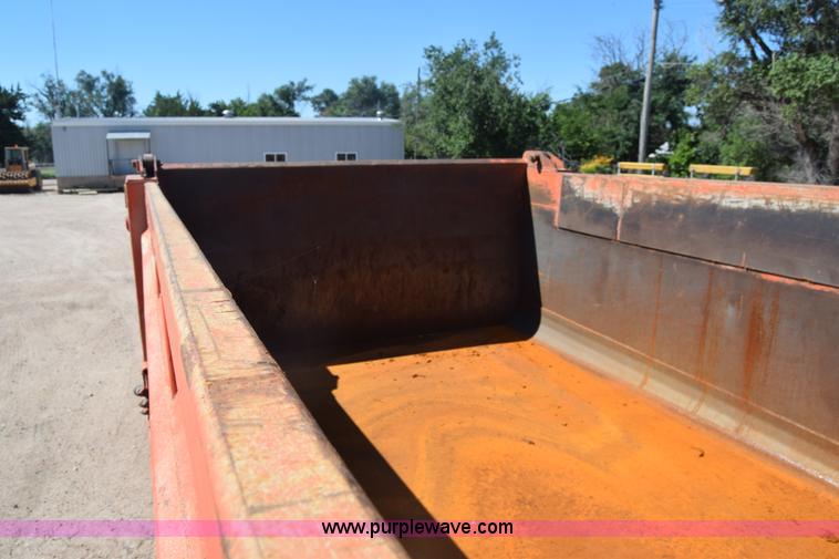 image for item CB9129 1997 International 4900 dump truck