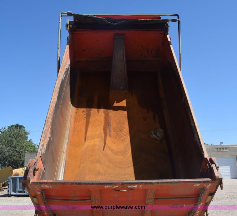 image for item CB9129 1997 International 4900 dump truck