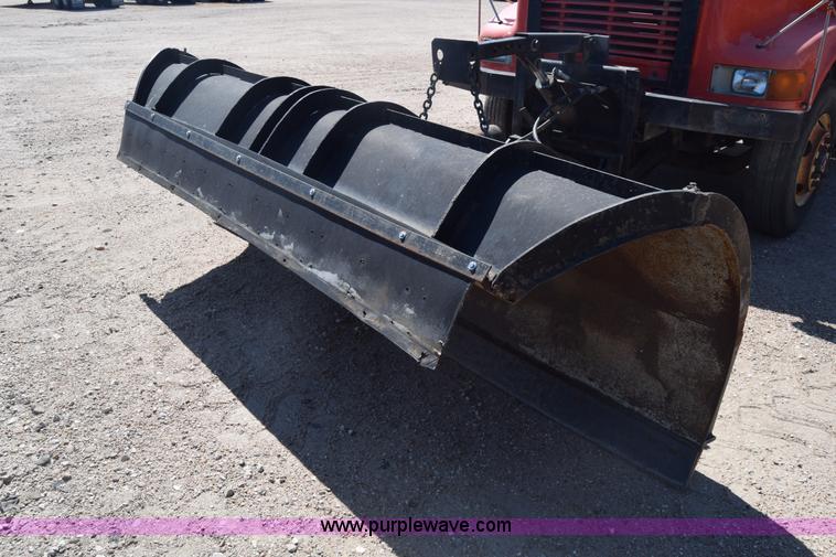 image for item CB9129 1997 International 4900 dump truck