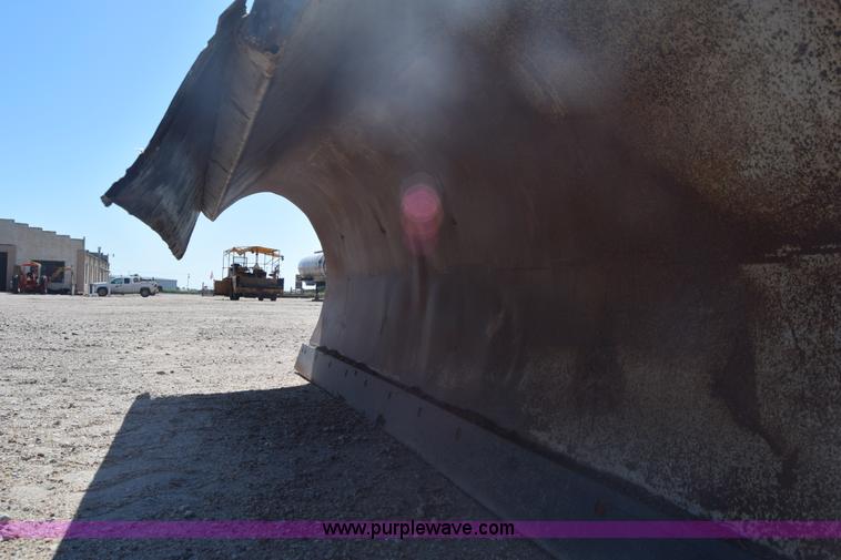 image for item CB9129 1997 International 4900 dump truck