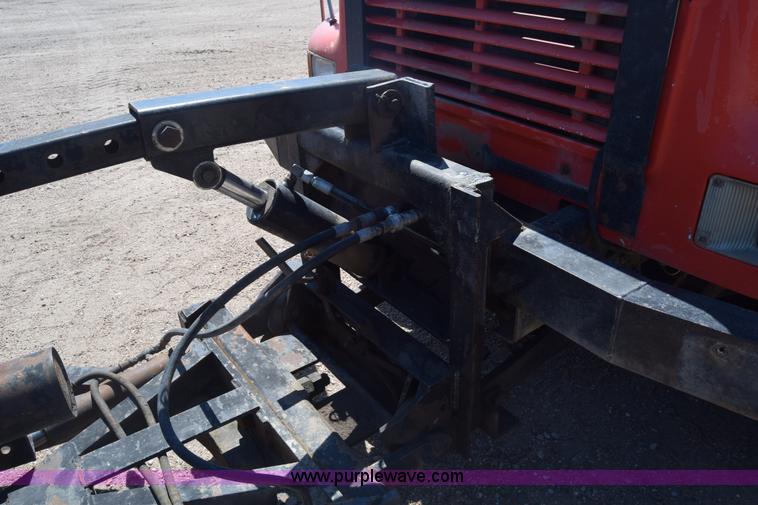 image for item CB9129 1997 International 4900 dump truck