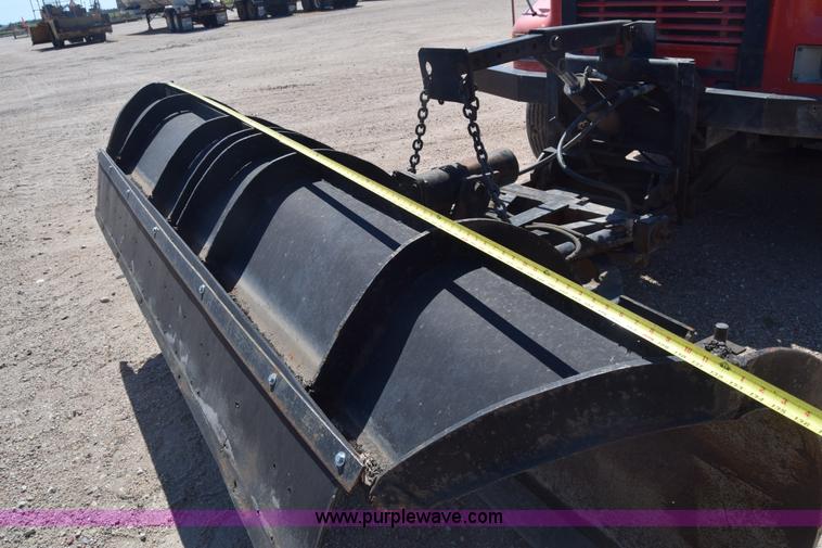 image for item CB9129 1997 International 4900 dump truck