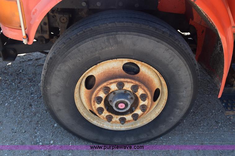 image for item CB9129 1997 International 4900 dump truck