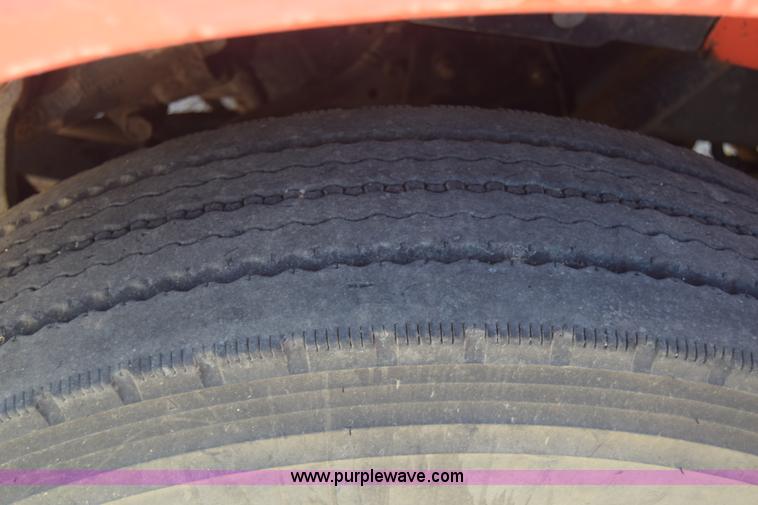 image for item CB9129 1997 International 4900 dump truck