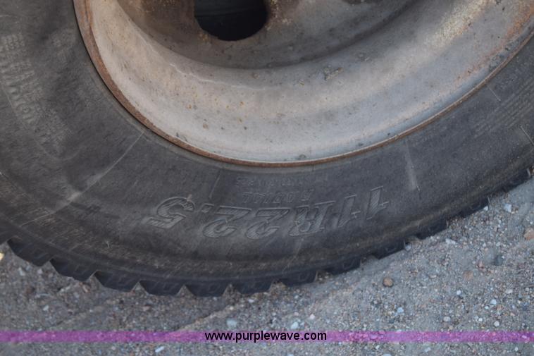 image for item CB9129 1997 International 4900 dump truck