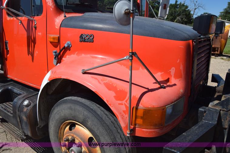 image for item CB9129 1997 International 4900 dump truck