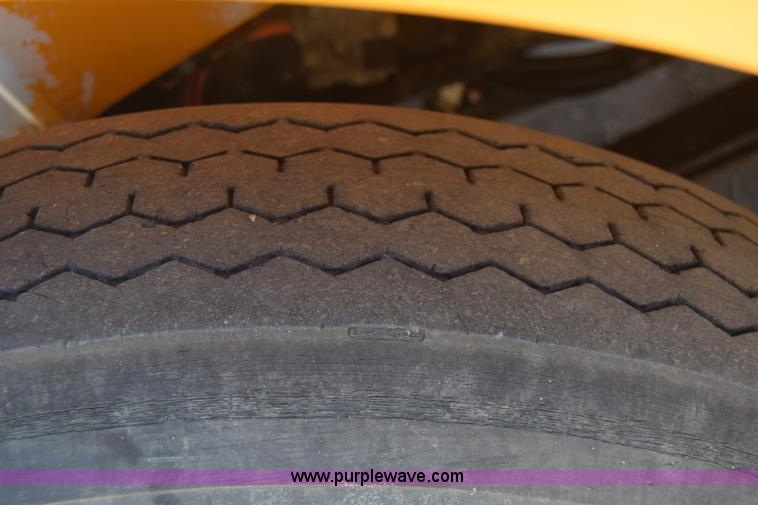 image for item CB9134 2009 International CE PB10500 school bus