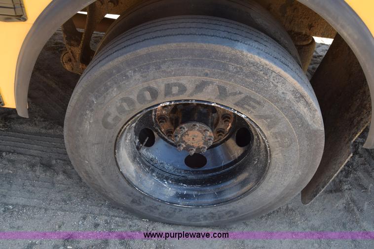 image for item CB9134 2009 International CE PB10500 school bus