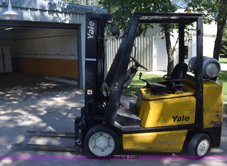 image for item CB9166 2002 Yale GLC060ZGNGAE084 forklift