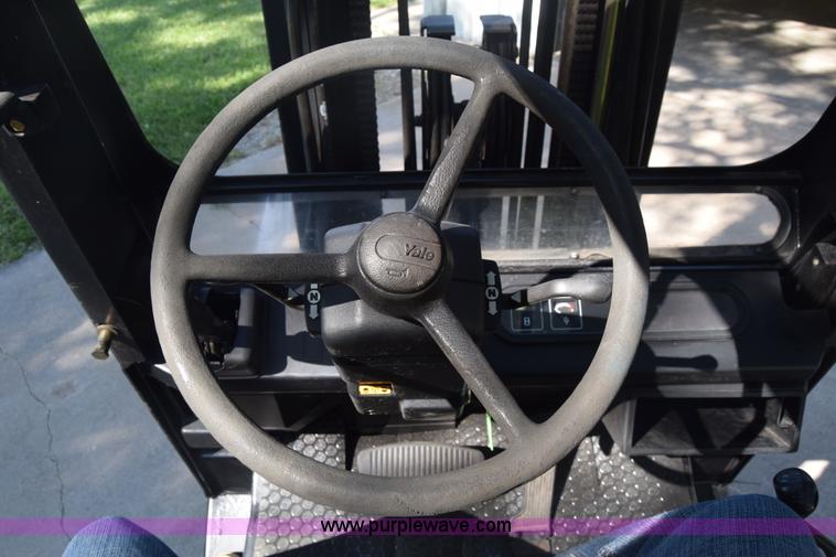 image for item CB9166 2002 Yale GLC060ZGNGAE084 forklift