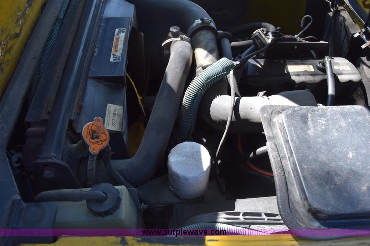 image for item CB9166 2002 Yale GLC060ZGNGAE084 forklift