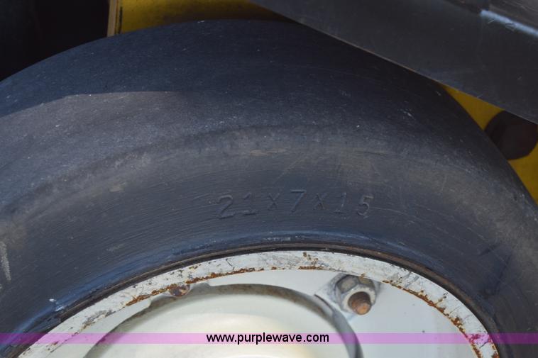 image for item CB9166 2002 Yale GLC060ZGNGAE084 forklift