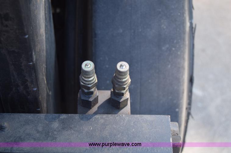 image for item CB9166 2002 Yale GLC060ZGNGAE084 forklift