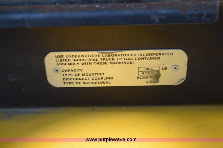 image for item CB9166 2002 Yale GLC060ZGNGAE084 forklift