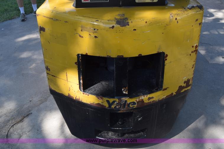 image for item CB9166 2002 Yale GLC060ZGNGAE084 forklift