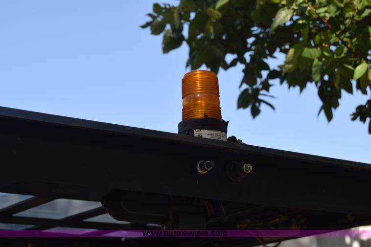 image for item CB9166 2002 Yale GLC060ZGNGAE084 forklift