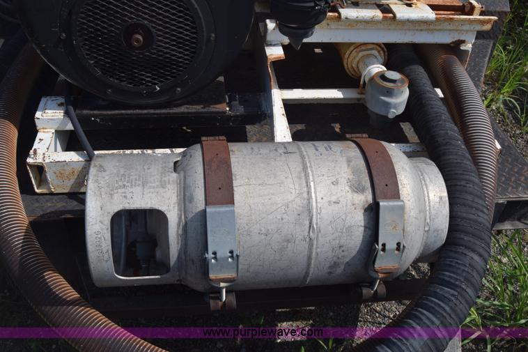 image for item CB9439 Trav-L-Vac TLV400-3 vacuum system