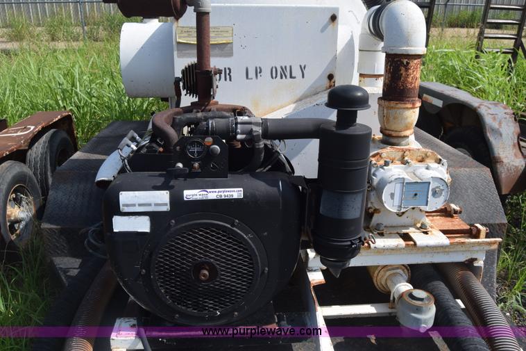 image for item CB9439 Trav-L-Vac TLV400-3 vacuum system