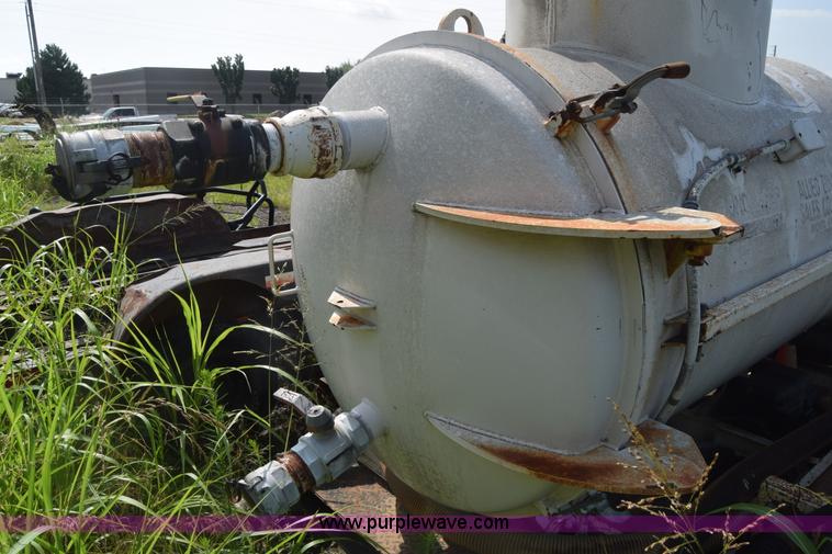 image for item CB9439 Trav-L-Vac TLV400-3 vacuum system