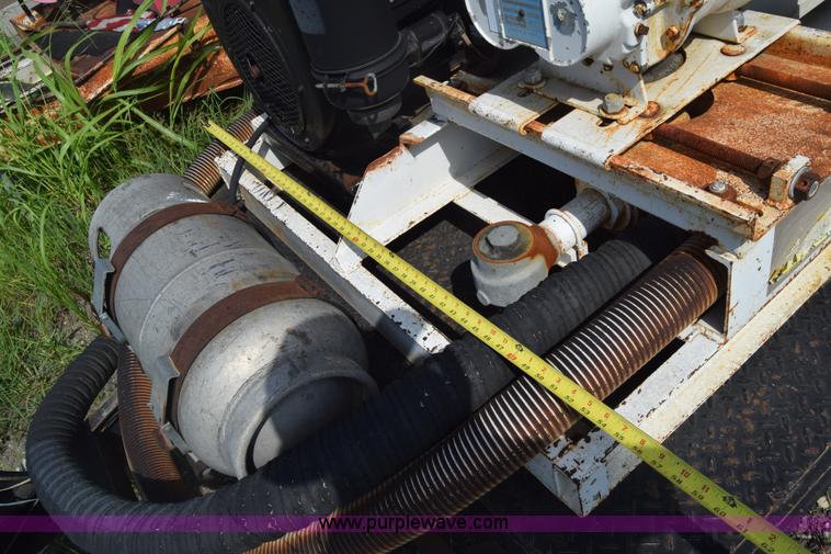 image for item CB9439 Trav-L-Vac TLV400-3 vacuum system