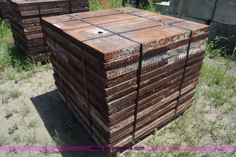 image for item CB9442 Steel concrete forms