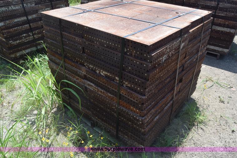 image for item CB9442 Steel concrete forms