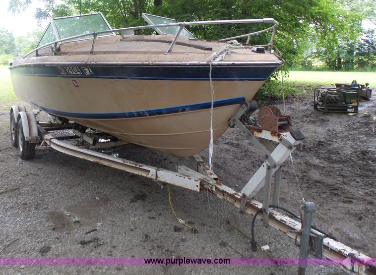 image for item CC9276 1982 Wellcraft 196 Sunhatch boat