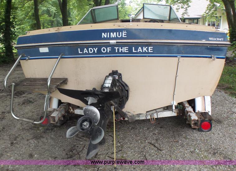 image for item CC9276 1982 Wellcraft 196 Sunhatch boat