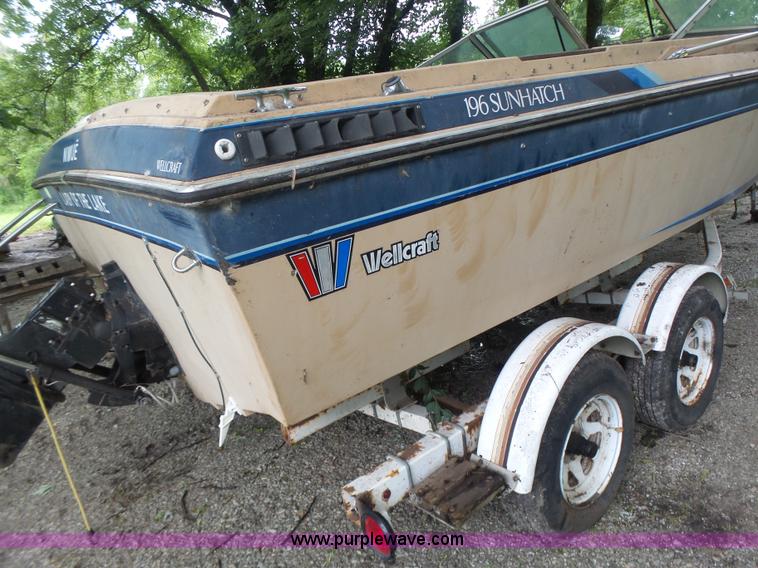 image for item CC9276 1982 Wellcraft 196 Sunhatch boat