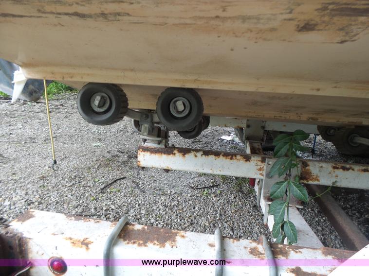 image for item CC9276 1982 Wellcraft 196 Sunhatch boat