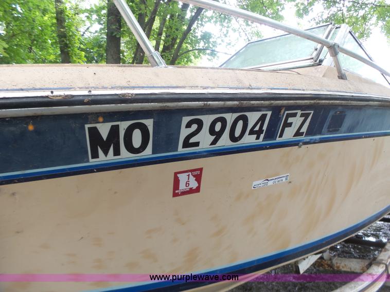 image for item CC9276 1982 Wellcraft 196 Sunhatch boat