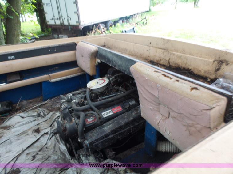 image for item CC9276 1982 Wellcraft 196 Sunhatch boat