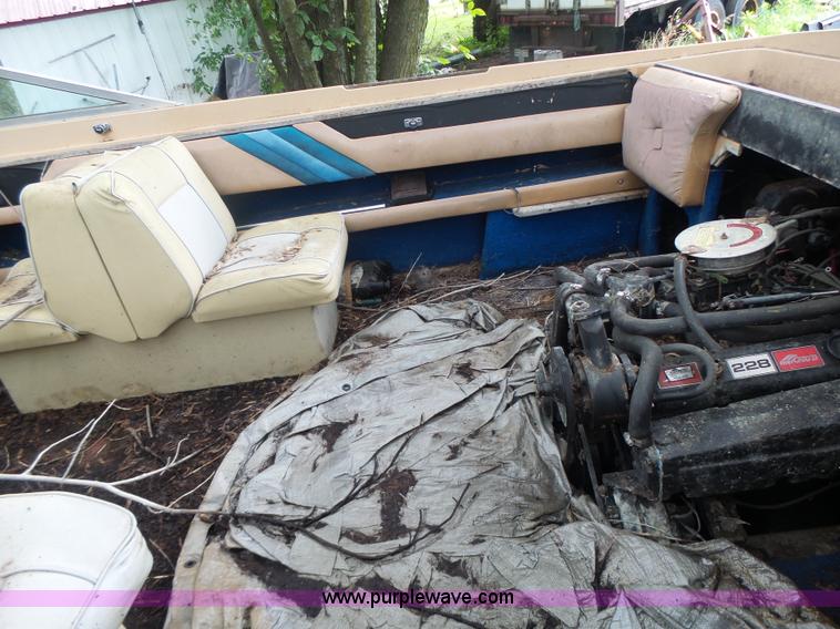 image for item CC9276 1982 Wellcraft 196 Sunhatch boat