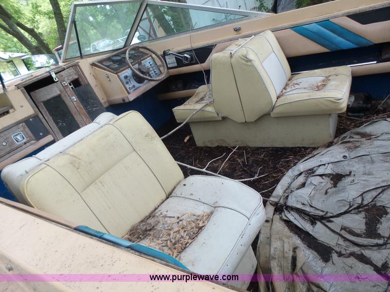 image for item CC9276 1982 Wellcraft 196 Sunhatch boat