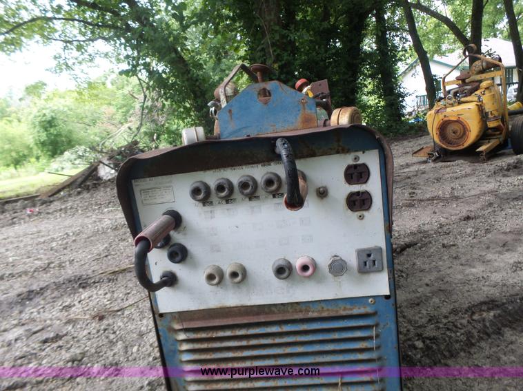 image for item CC9278 Miller AEAD-200LE welder