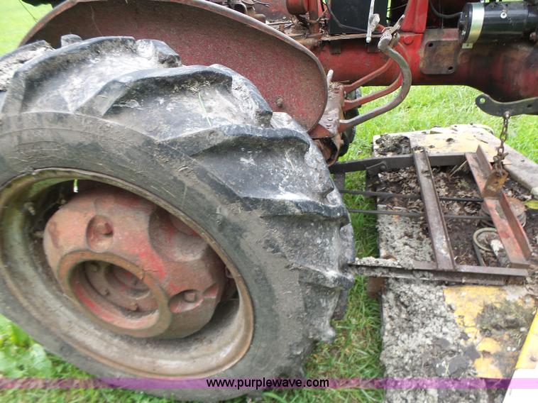 image for item CC9280 Farmall tractor