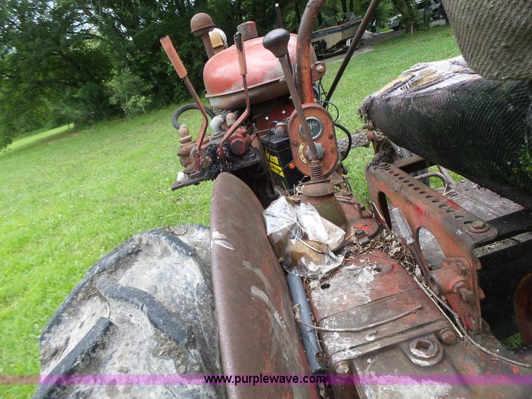 image for item CC9280 Farmall tractor