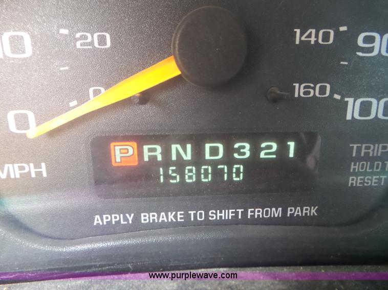 image for item CC9916 2002 Chevrolet Express G3500 bus