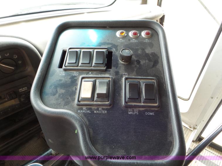 image for item CC9916 2002 Chevrolet Express G3500 bus