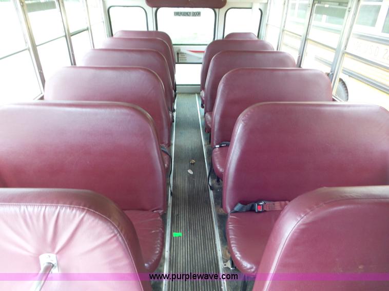 image for item CC9916 2002 Chevrolet Express G3500 bus