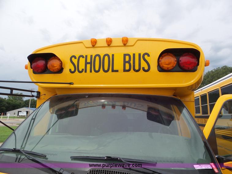 image for item CC9916 2002 Chevrolet Express G3500 bus