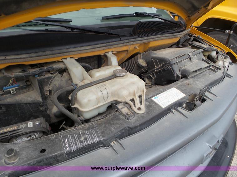 image for item CC9916 2002 Chevrolet Express G3500 bus