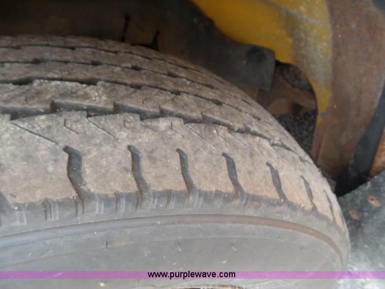 image for item CC9916 2002 Chevrolet Express G3500 bus