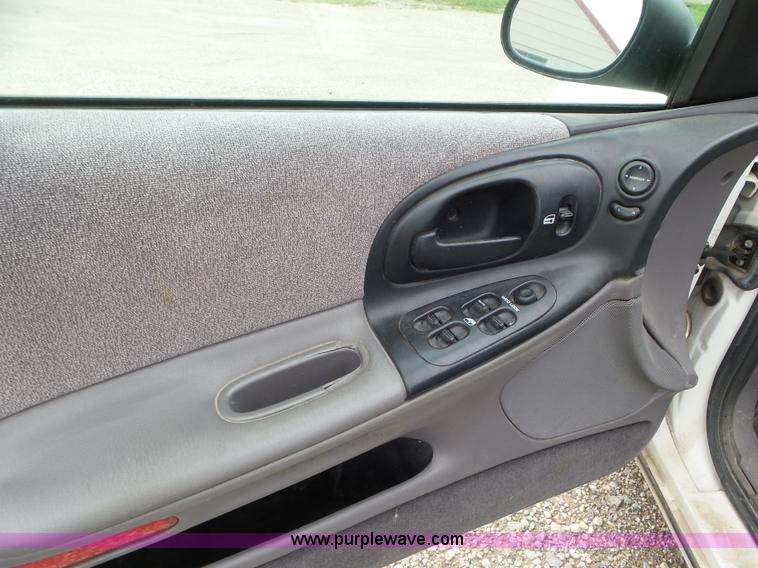 image for item CC9919 1999 Dodge Intrepid