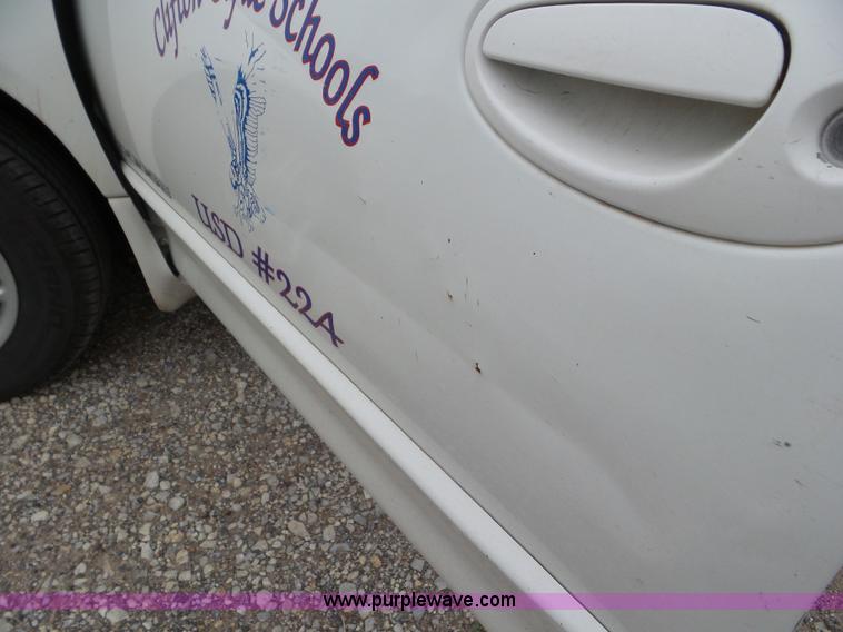 image for item CC9919 1999 Dodge Intrepid