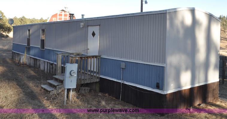 image for item G7241 1998 Pioneer manufactured home