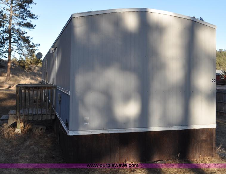 image for item G7241 1998 Pioneer manufactured home